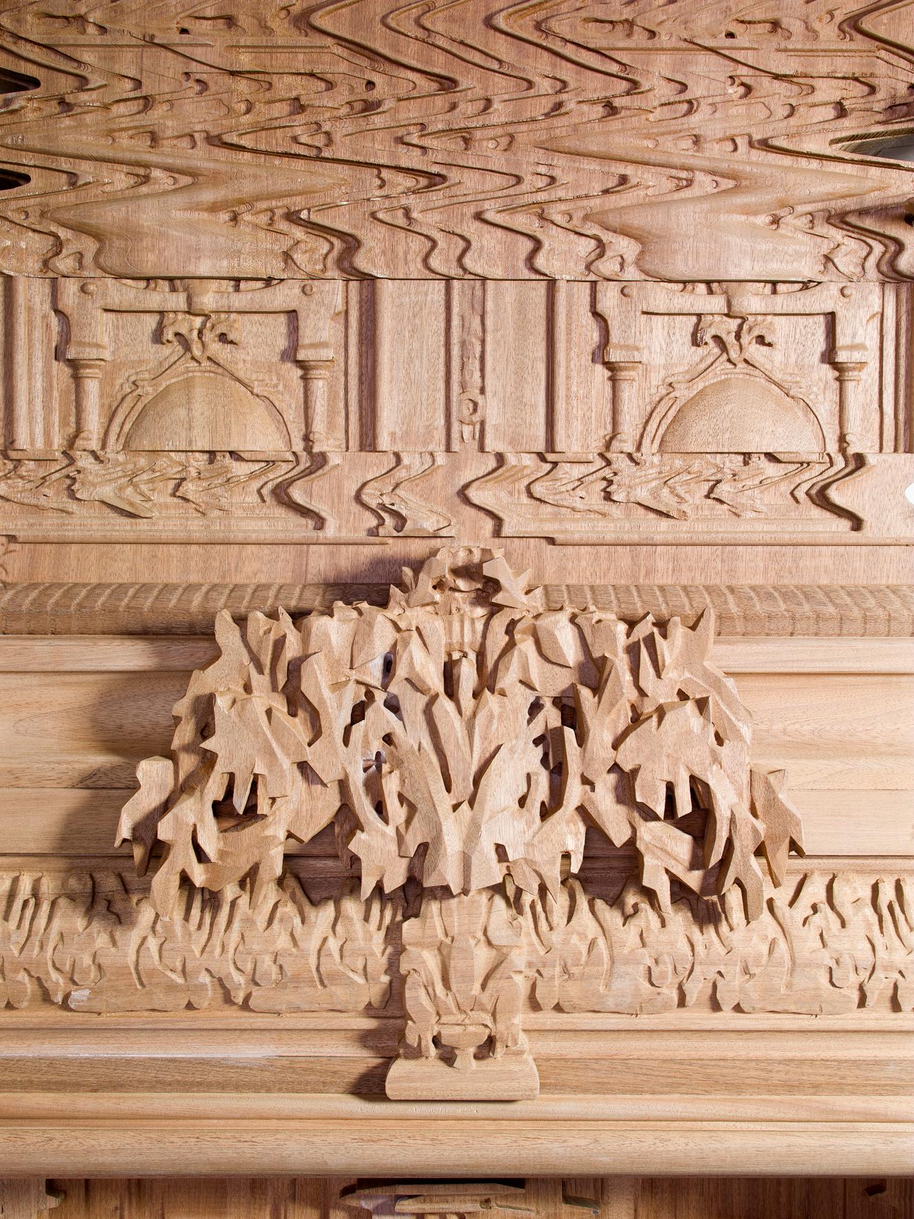 GOOD VIBRATIONS Armadio in legno massiccio con ripiani realizzato con macchine CNC in vendita 6