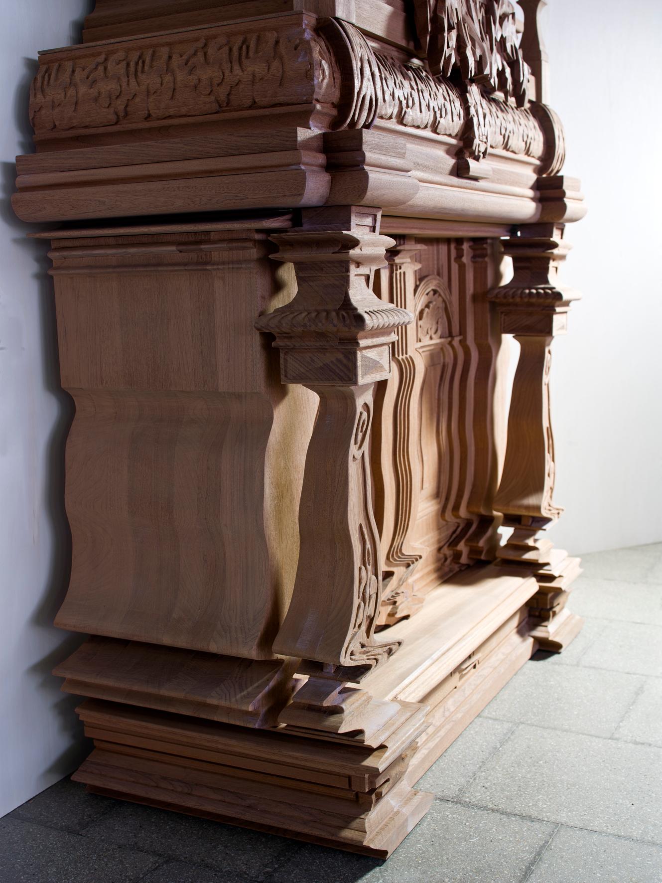 GOOD VIBRATIONS Armadio in legno massiccio con ripiani realizzato con macchine CNC in vendita 8