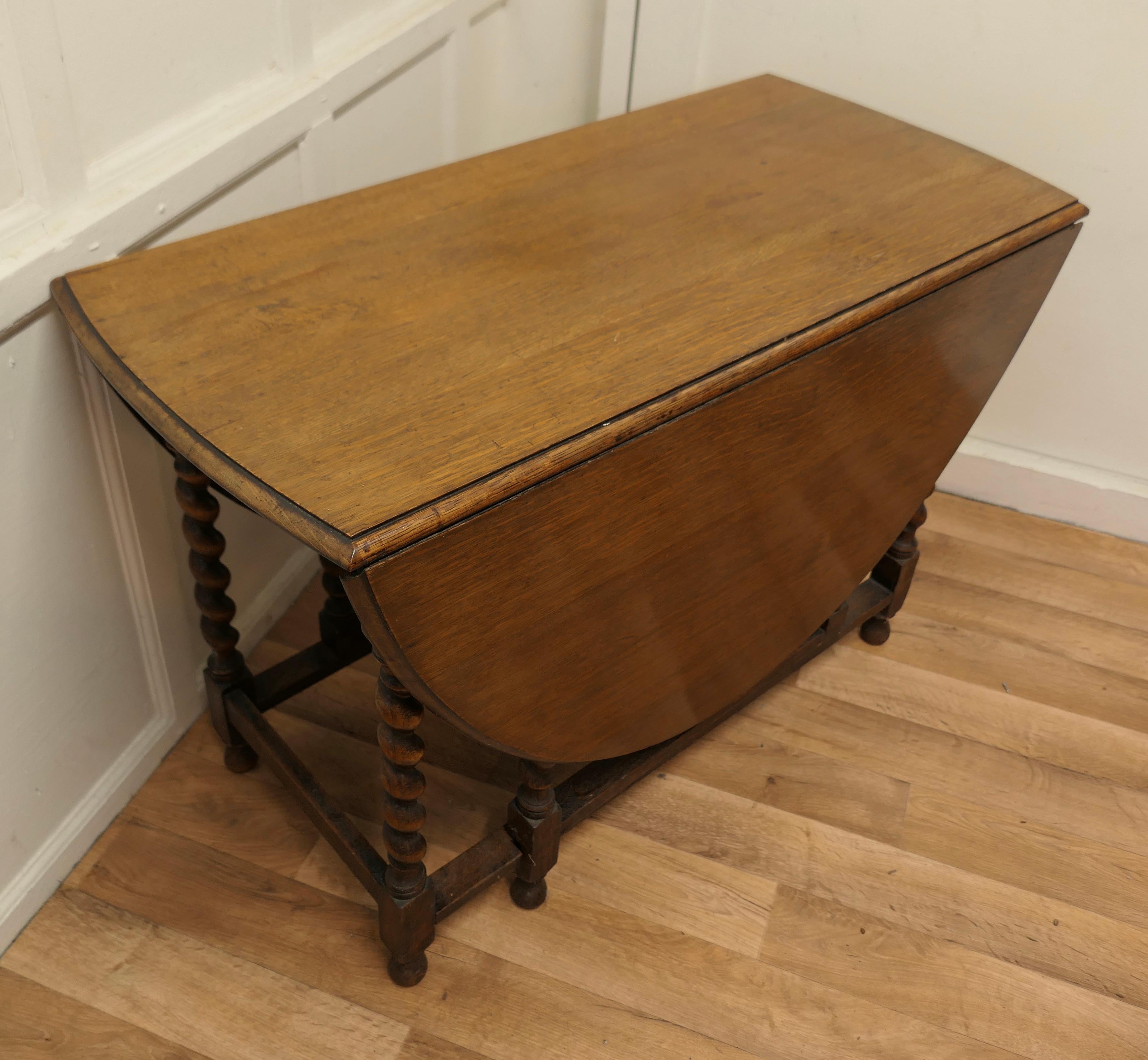Good Victorian Solid Oak Barley Twist Gate Leg Dining Table In Good Condition In Chillerton, Isle of Wight