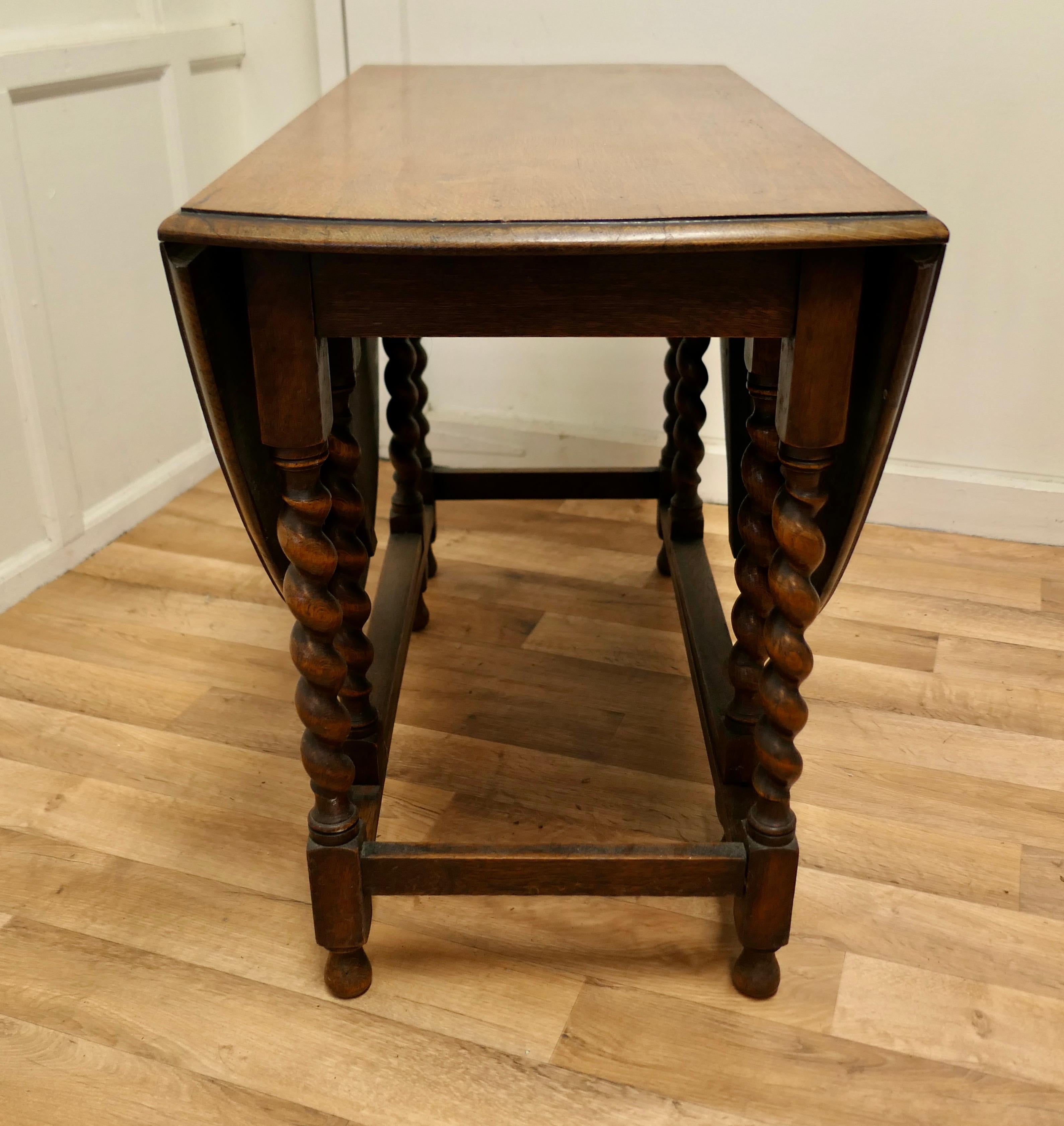 19th Century Good Victorian Solid Oak Barley Twist Gate Leg Dining Table