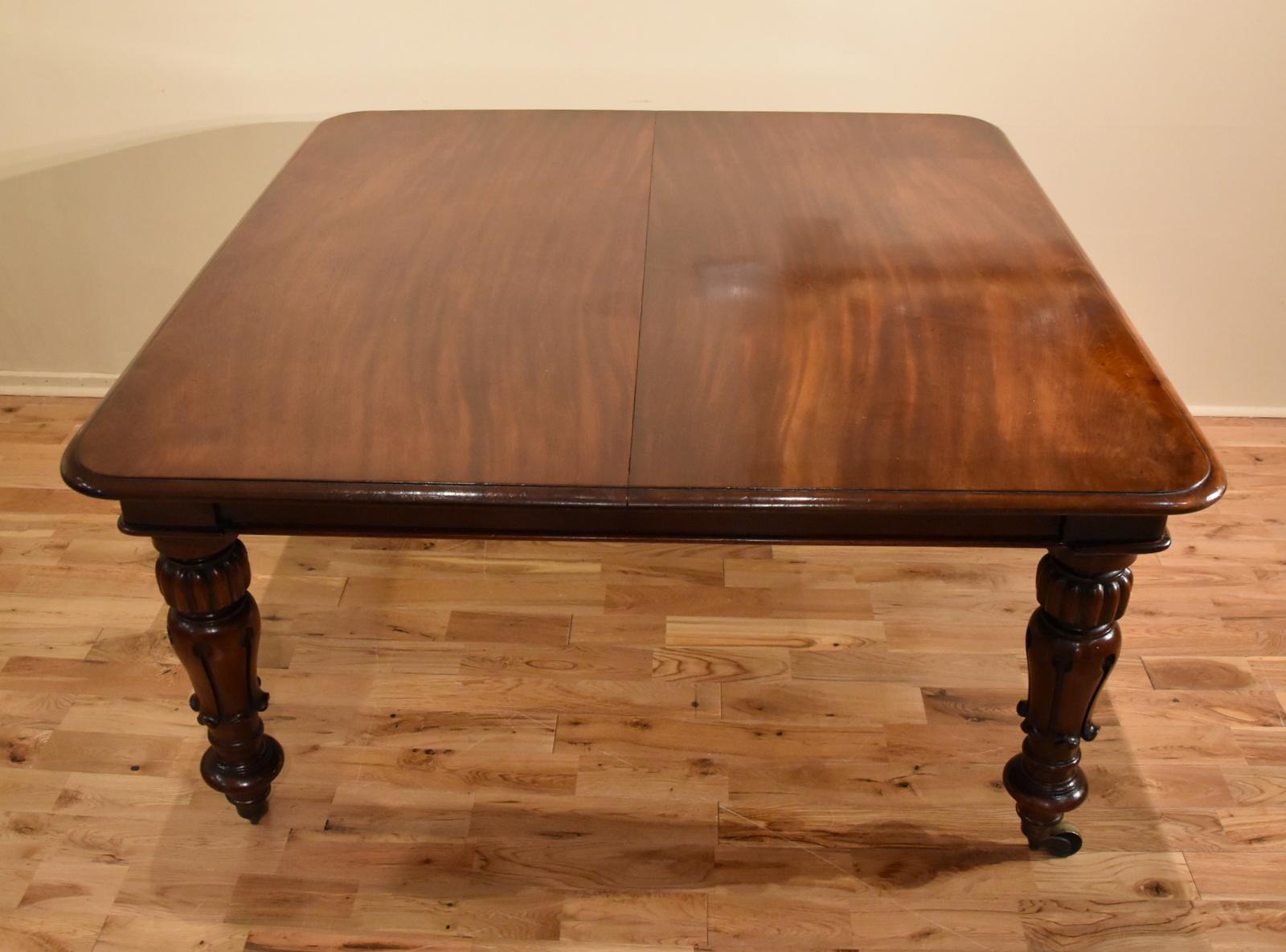 Good William IV Mahogany Extending Dining Table In Good Condition For Sale In Wiltshire, GB