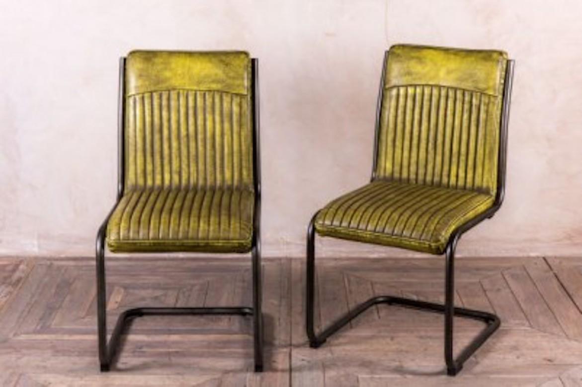 A fine Goodwood Retro style dining room chairs, 20th century.

A wonderful mix of sophistication and comfort, the ‘Goodwood’ retro style dining room chairs would add vintage charm to any interior.

Picture this chair in a restaurant, modern