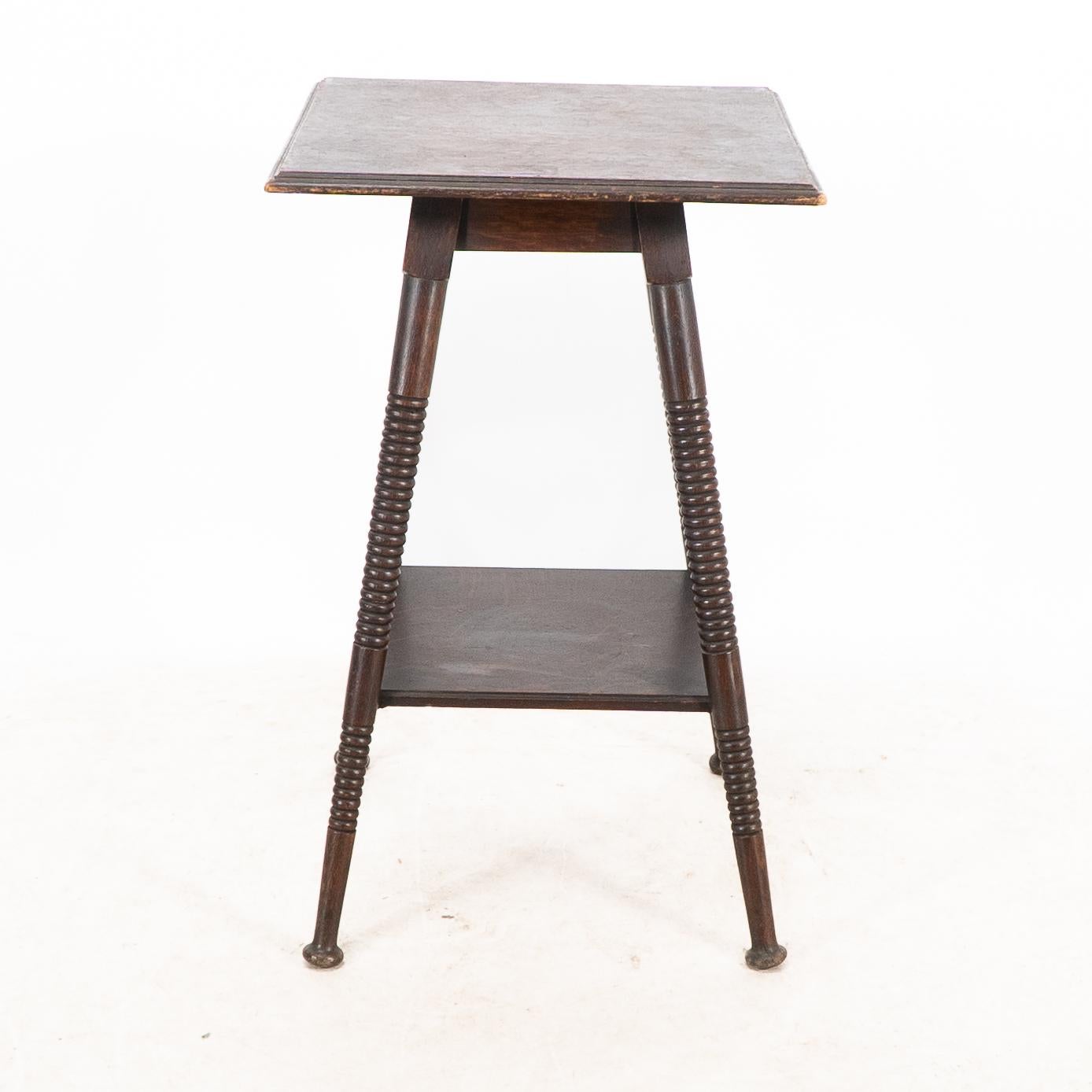 Goodyers of Regent St. Ein Paar Beistelltische aus Eiche im Arts & Craft-Stil im Angebot 7