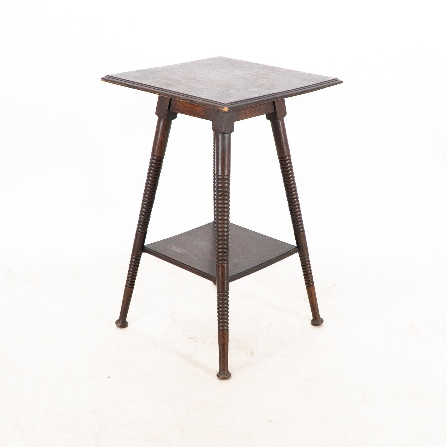 Goodyers of Regent St. Ein Paar Beistelltische aus Eiche im Arts & Craft-Stil im Angebot 8