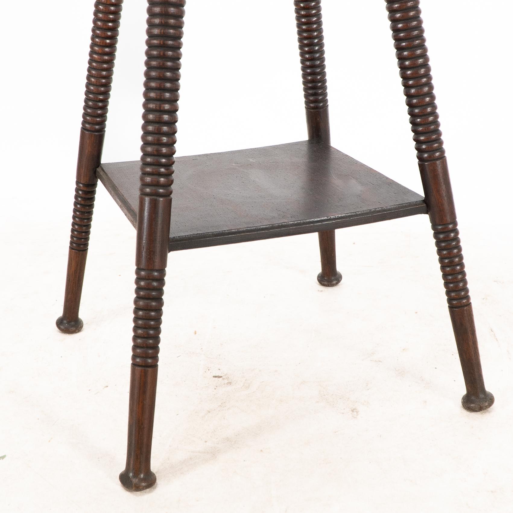 Goodyers of Regent St. Ein Paar Beistelltische aus Eiche im Arts & Craft-Stil im Angebot 13
