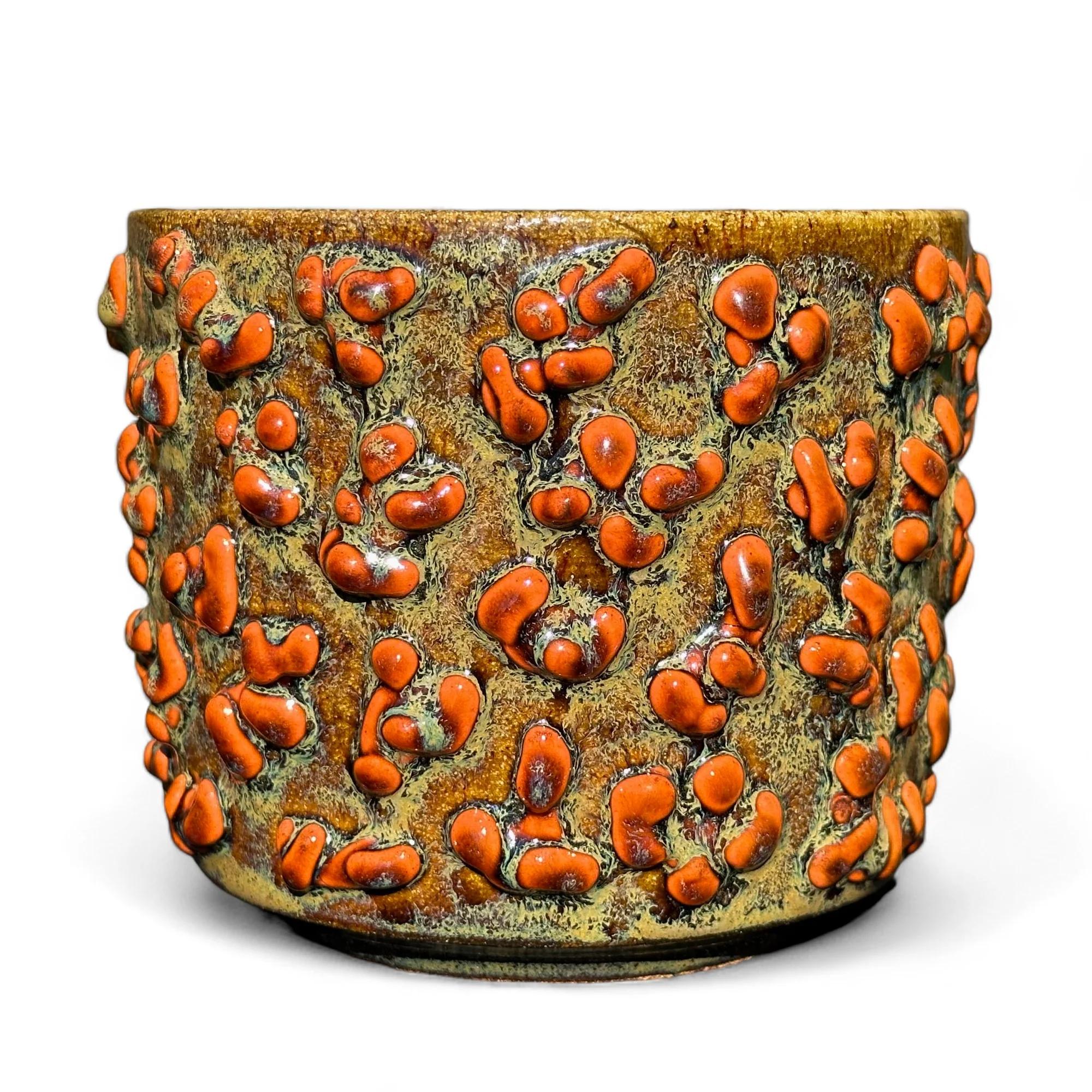 Goopy Amoeba Glänzend glasiert Brown und Lachs Pflanzgefäß (amerikanisch) im Angebot