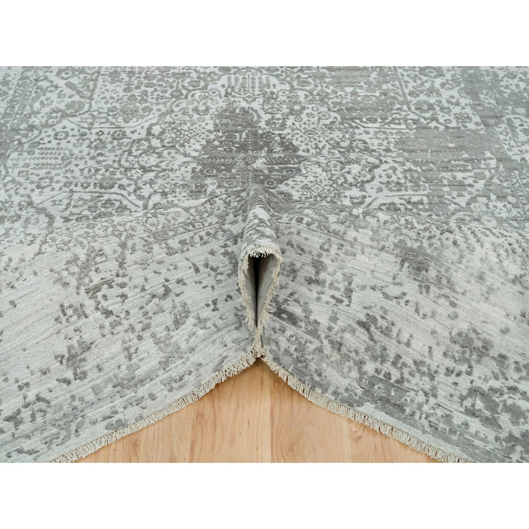 XXI secolo e contemporaneo Tappeto orientale in lana e seta Goose Gray Persian Design Annodato a mano 8'11