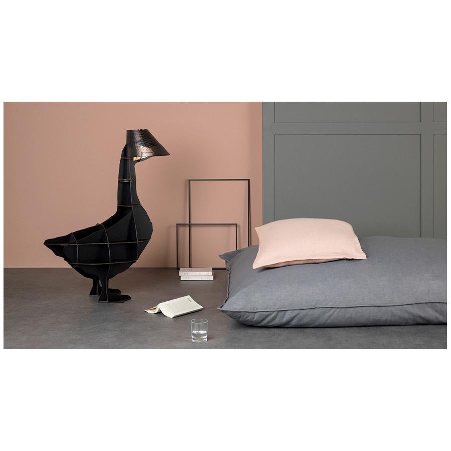 Moderne Lampe de chevet rose avec abat-jour pivotant, fabriqué en France en vente