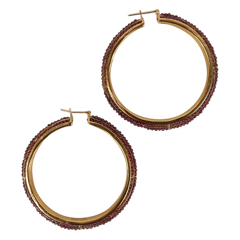 Boucles d'oreilles Creoles Goossens en métal doré et perles en vente
