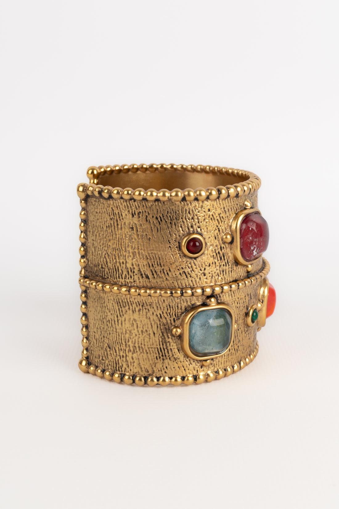 Bracelet manchette en métal doré de Goossens en vente 1
