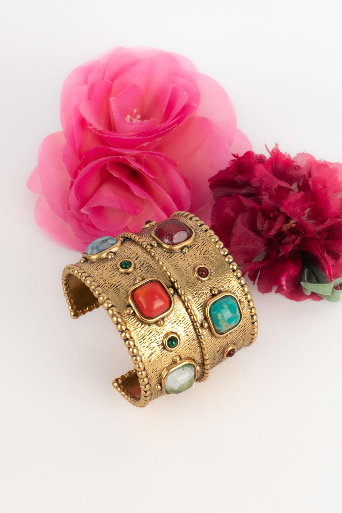 Bracelet manchette en métal doré de Goossens en vente 5
