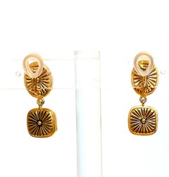 Goossens Paris Smaragdgrüner Bergkristall Cabochon Clip-Ohrringe