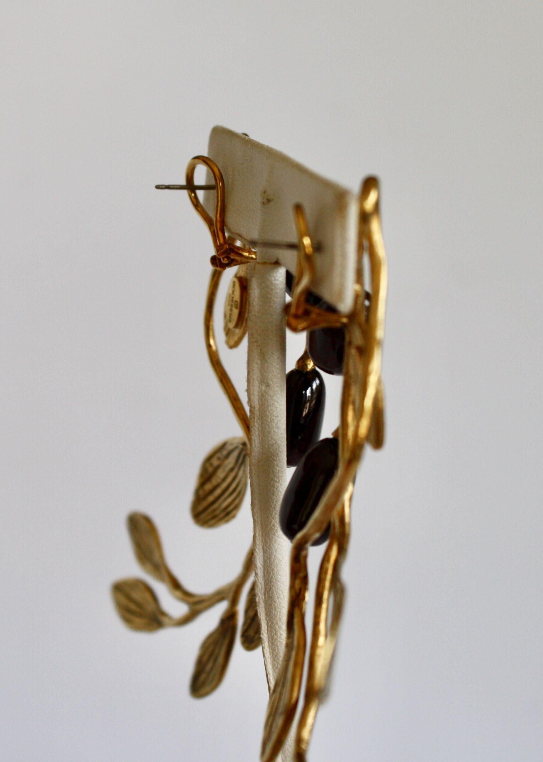 Goossens Paris, boucles d'oreilles percées en or et grenats Neuf - En vente à Virginia Beach, VA