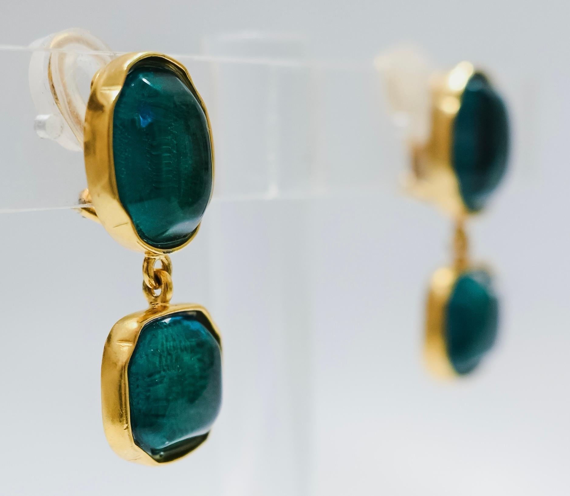 Goossens Paris Boucles d'oreilles Clip en cristal de roche vert Cabochon Neuf - En vente à Virginia Beach, VA