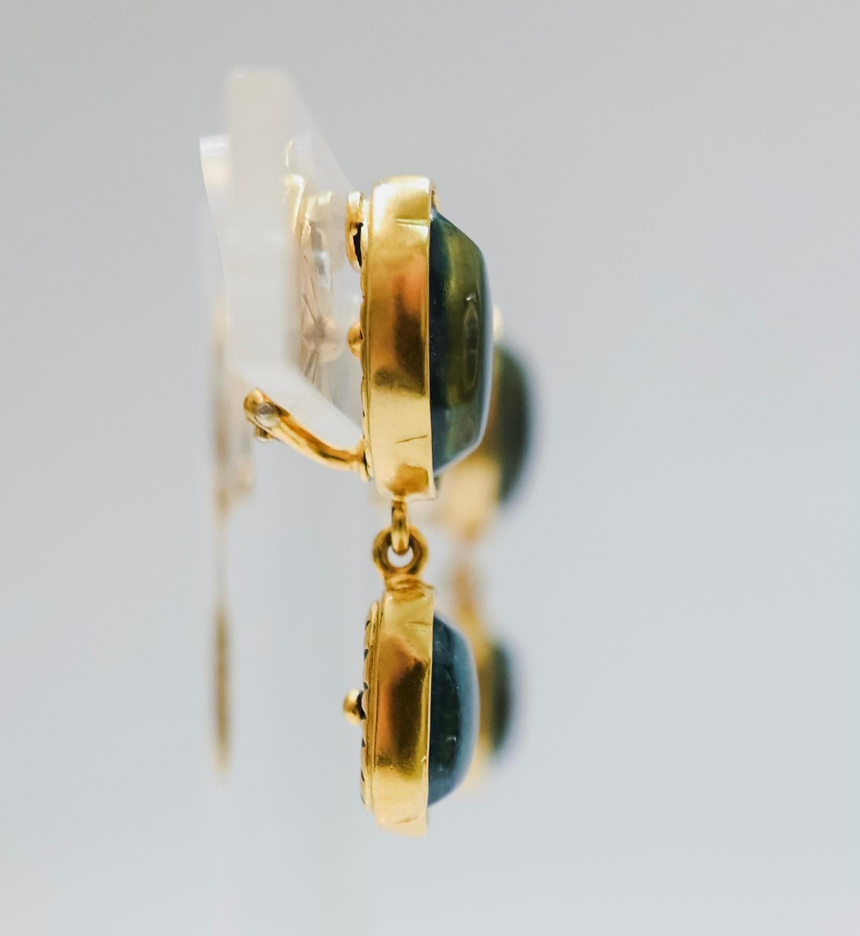Goossens Paris Boucles d'oreilles Clip en cristal de roche vert Cabochon Pour femmes en vente