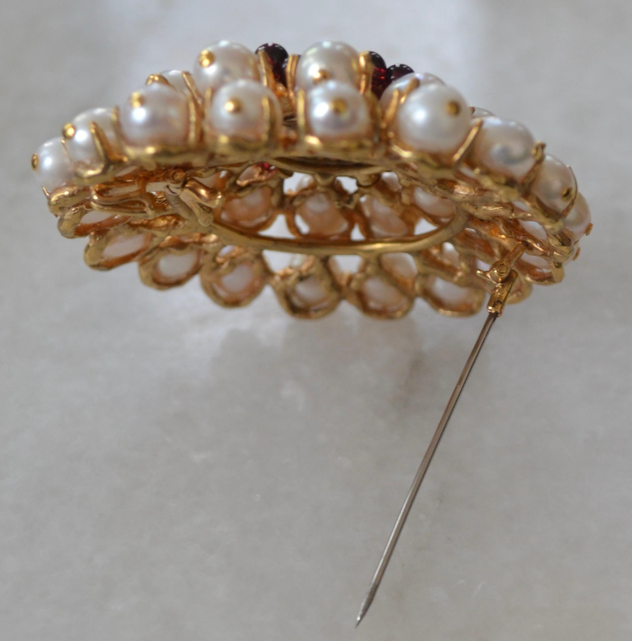 Broche baroque en perles de Goossens Paris Neuf - En vente à Virginia Beach, VA