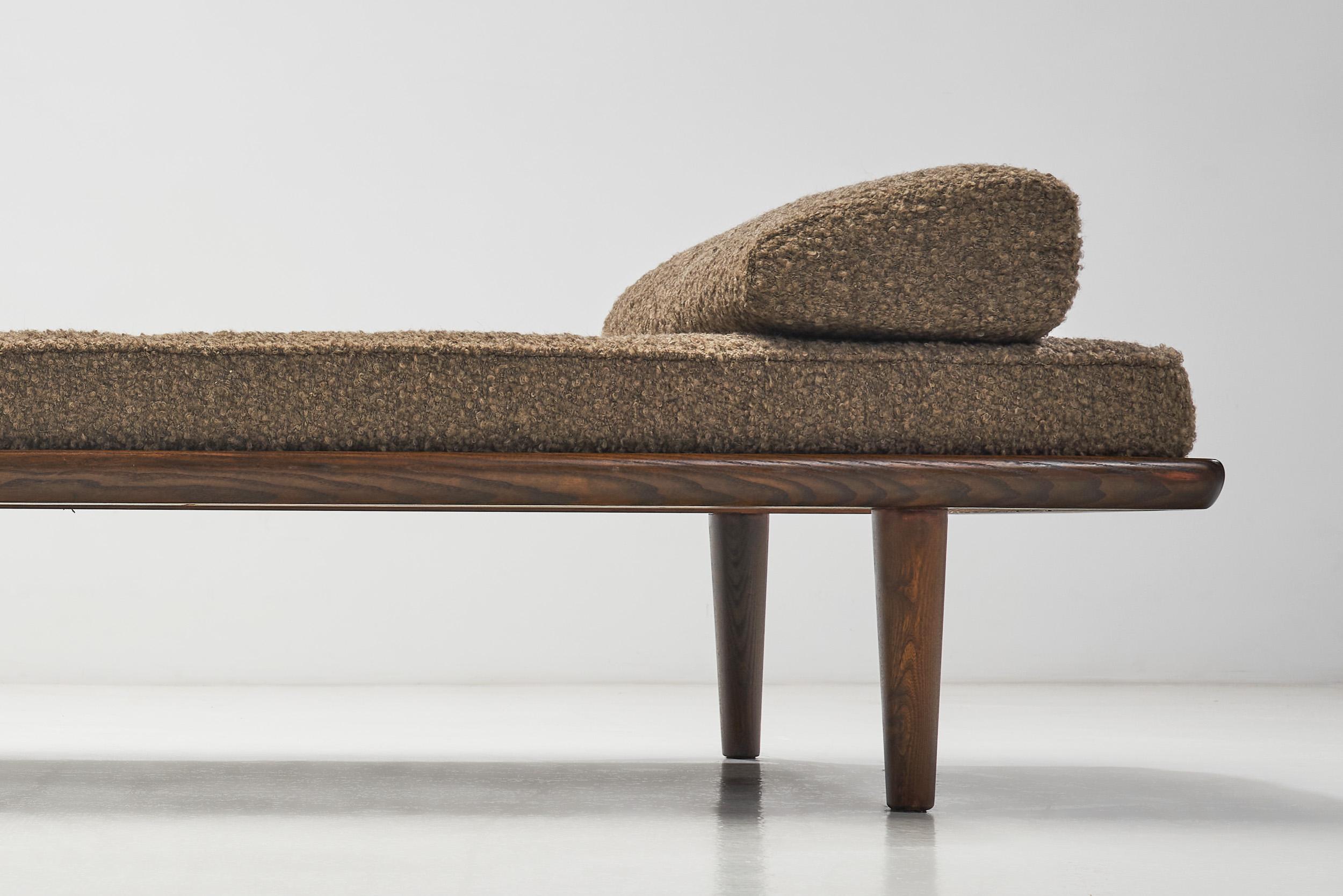 Göperts Möbler Upholstered Daybed with Head Cushion, Sweden 1960s 4