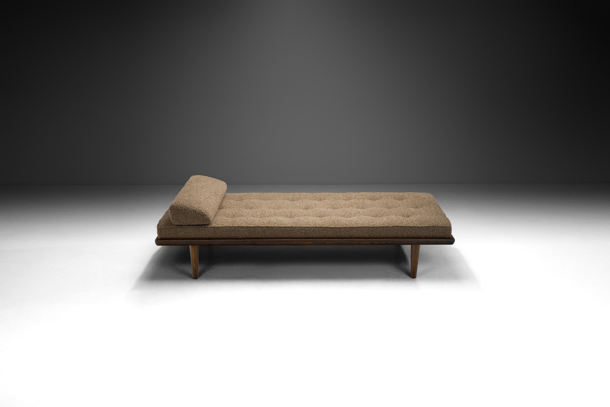 Scandinavian Modern Göperts Möbler Upholstered Daybed with Head Cushion, Sweden 1960s