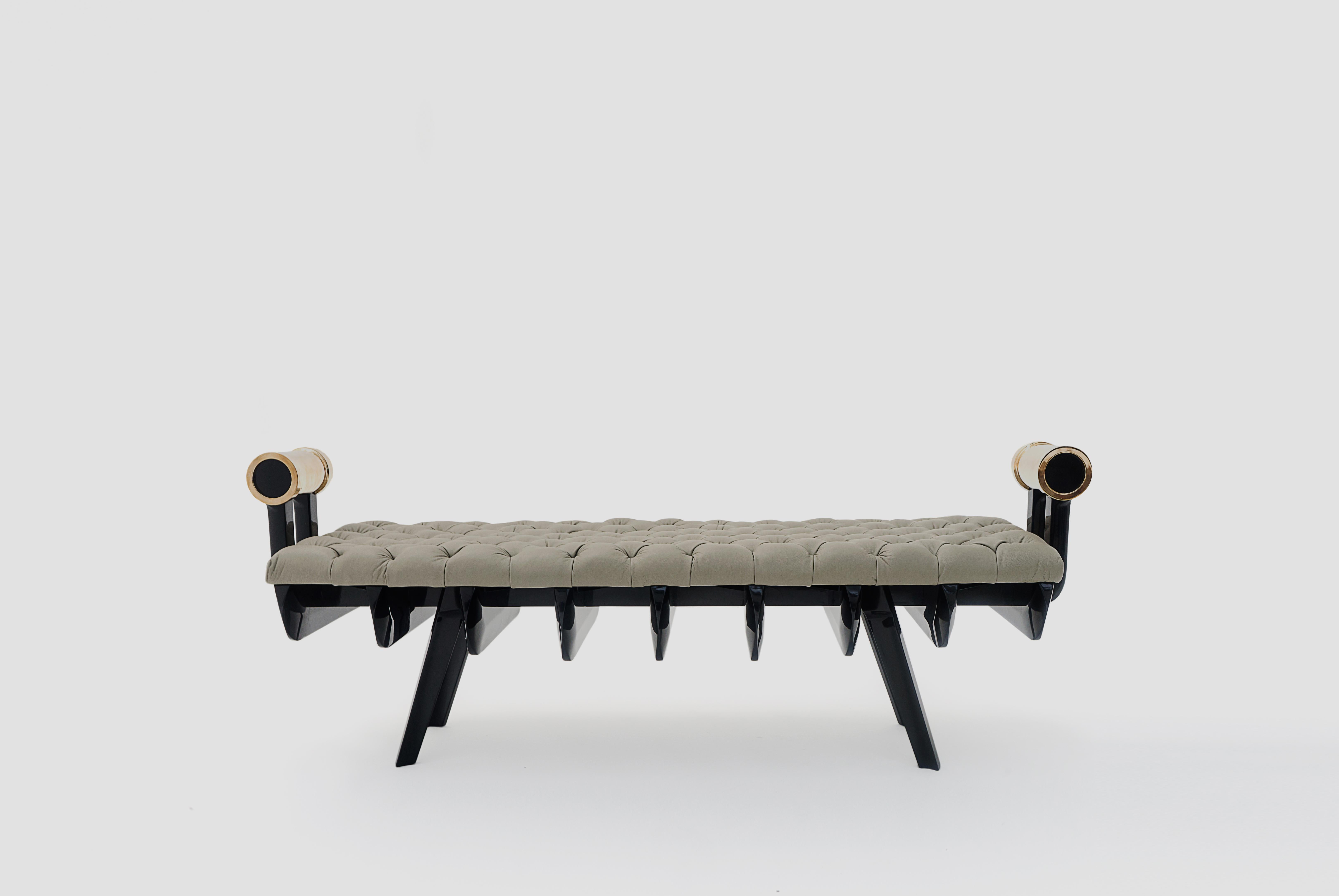 Diseño y Ebanistería a été la première collection de meubles, dans laquelle de grands designers de la scène mexicaine ont collaboré avec Breuer pour démontrer notre maîtrise de l'ébénisterie et de la menuiserie à travers des pièces de design