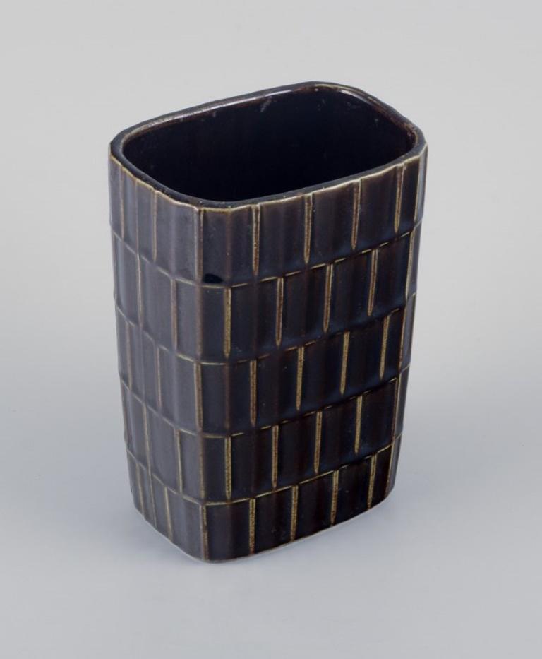 Finnish Göran Bäck for Arabia, Finland. Ceramic vase in a modernist design.  For Sale