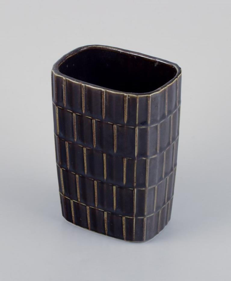 Glazed Göran Bäck for Arabia, Finland. Ceramic vase in a modernist design.  For Sale
