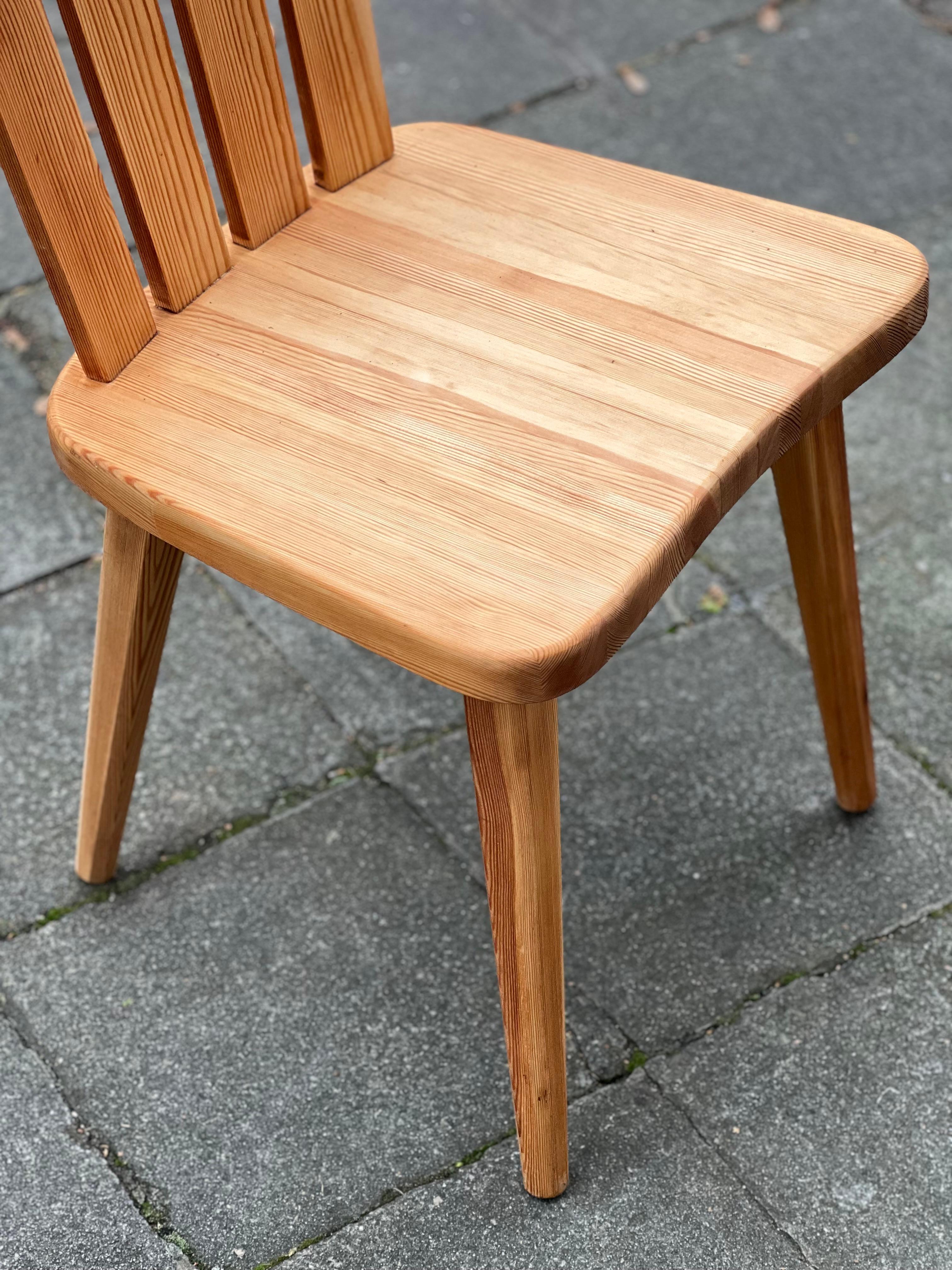 Fait main Göran Malmvall Classic chaises en pin suédois set de 7 en vente