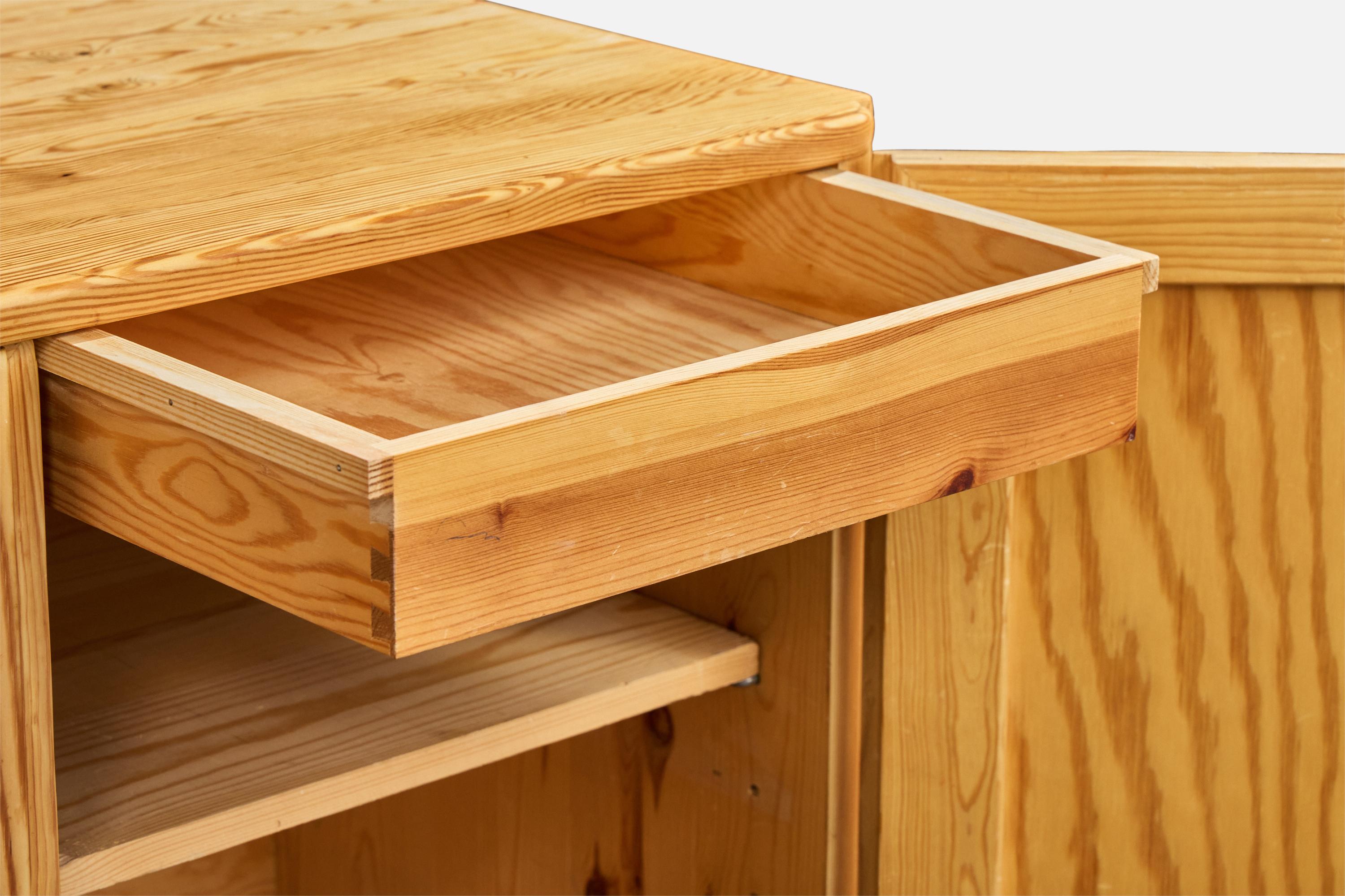 Göran Malmvall, Mesillas de noche, Pino, Suecia, Años 50 Moderno de mediados de siglo en venta