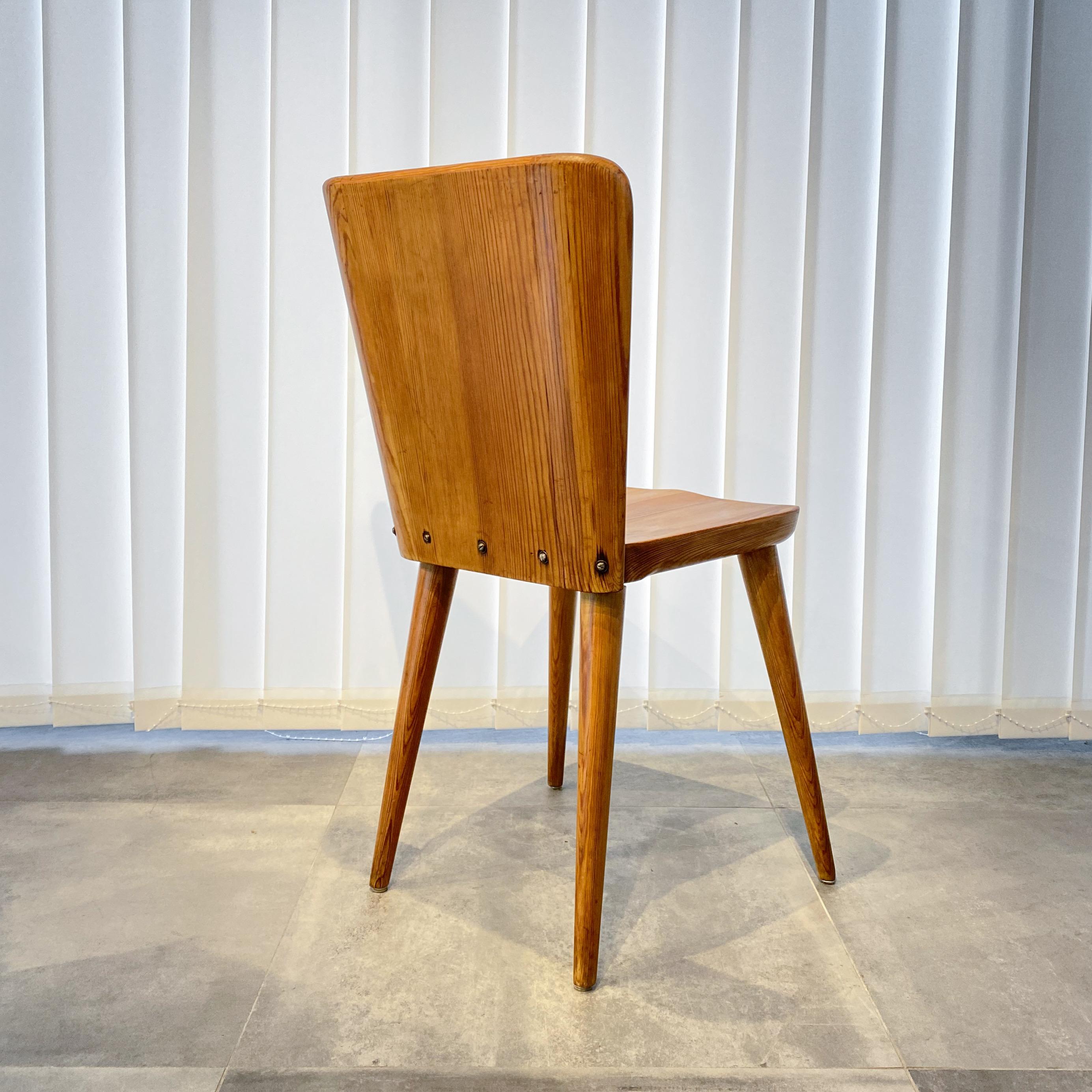 Swedish Göran Malmvall pine chair 510 by Karl Andersson & Söner, Sweden, 1940s For Sale