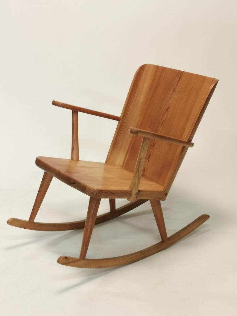Scandinavian Modern Göran Malmvall, Rocking Chair in Pine, Sweden 1940s