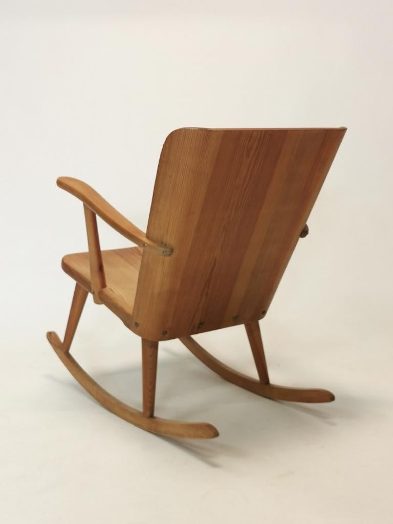 Mid-20th Century Göran Malmvall, Rocking Chair in Pine, Sweden 1940s
