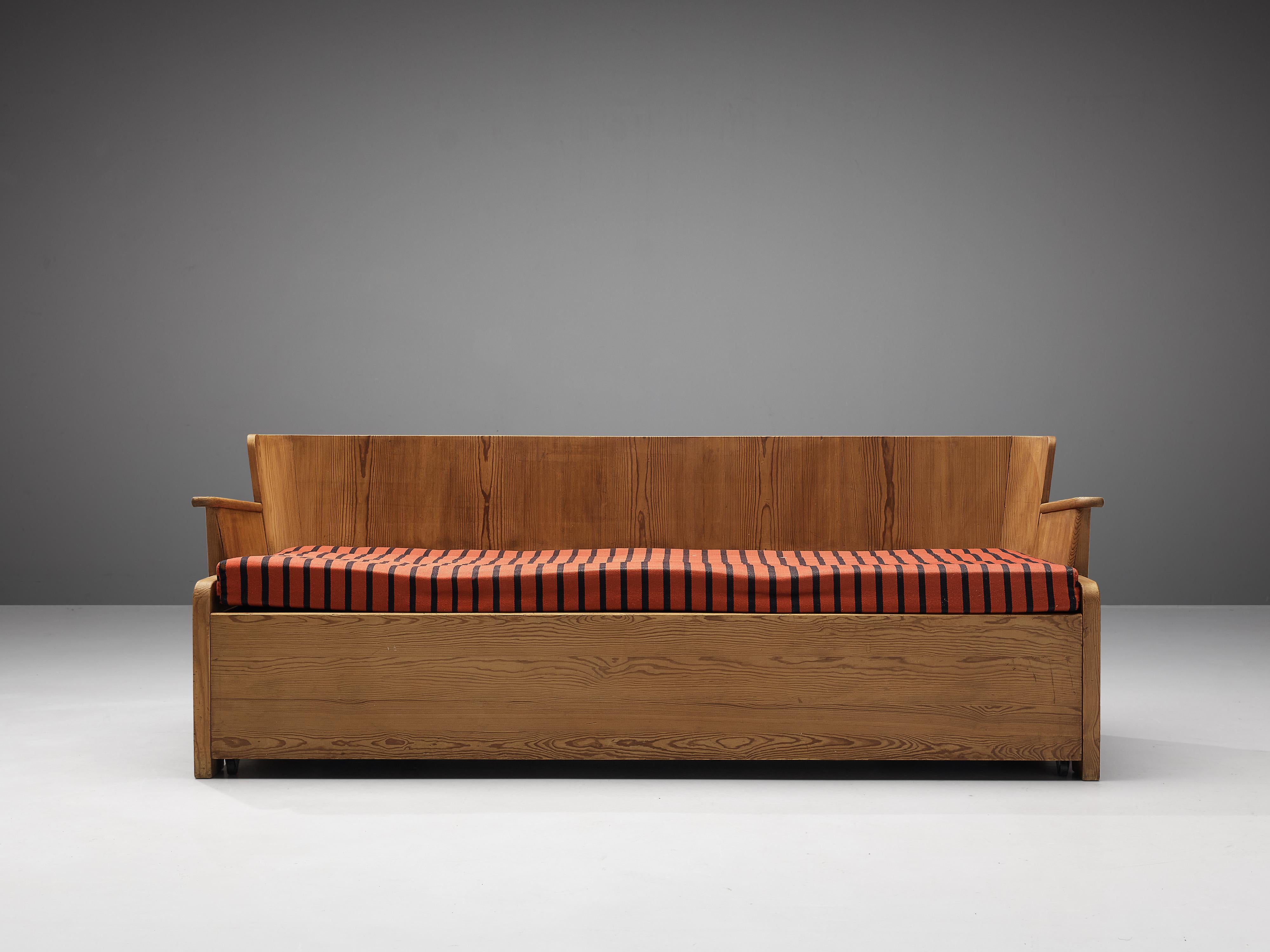 Goran Malmvall Sofa Bed in Solid Pine In Good Condition In Waalwijk, NL
