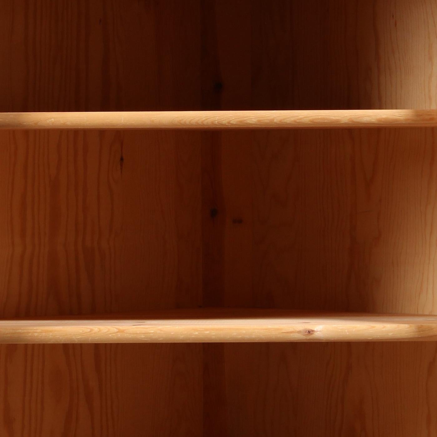 Göran Malmvall 'Sportstugemöbler' Corner Cabinet in Pine, 1950s For Sale 4
