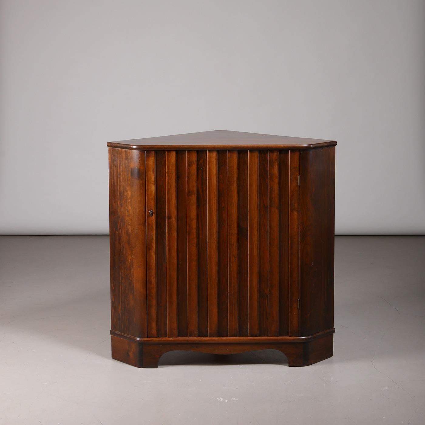 Mid-20th Century Göran Malmvall 'Sportstugemöbler' Corner Cabinet in Pine, 1950s For Sale