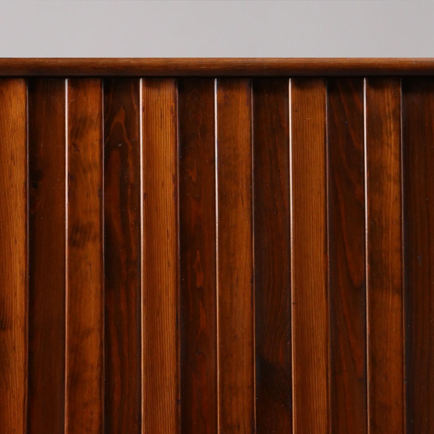 Göran Malmvall 'Sportstugemöbler' Corner Cabinet in Pine, 1950s For Sale 2