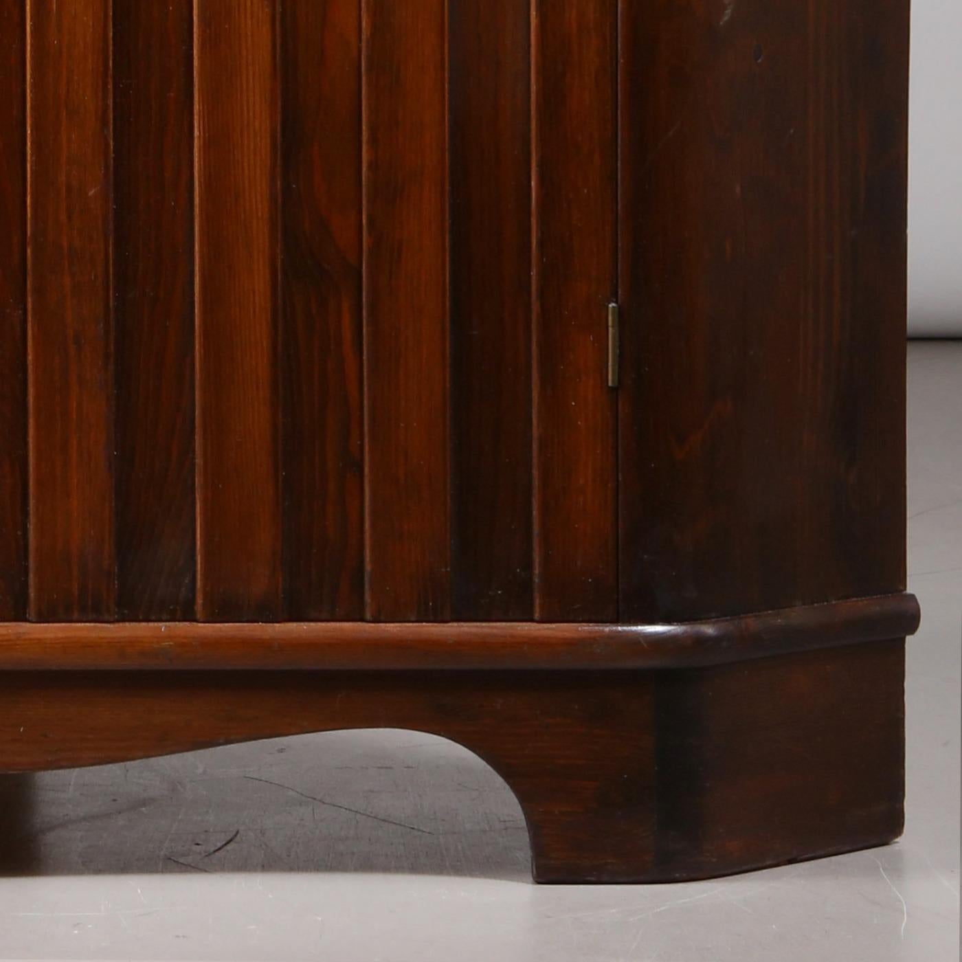 Göran Malmvall 'Sportstugemöbler' Corner Cabinet in Pine, 1950s For Sale 3