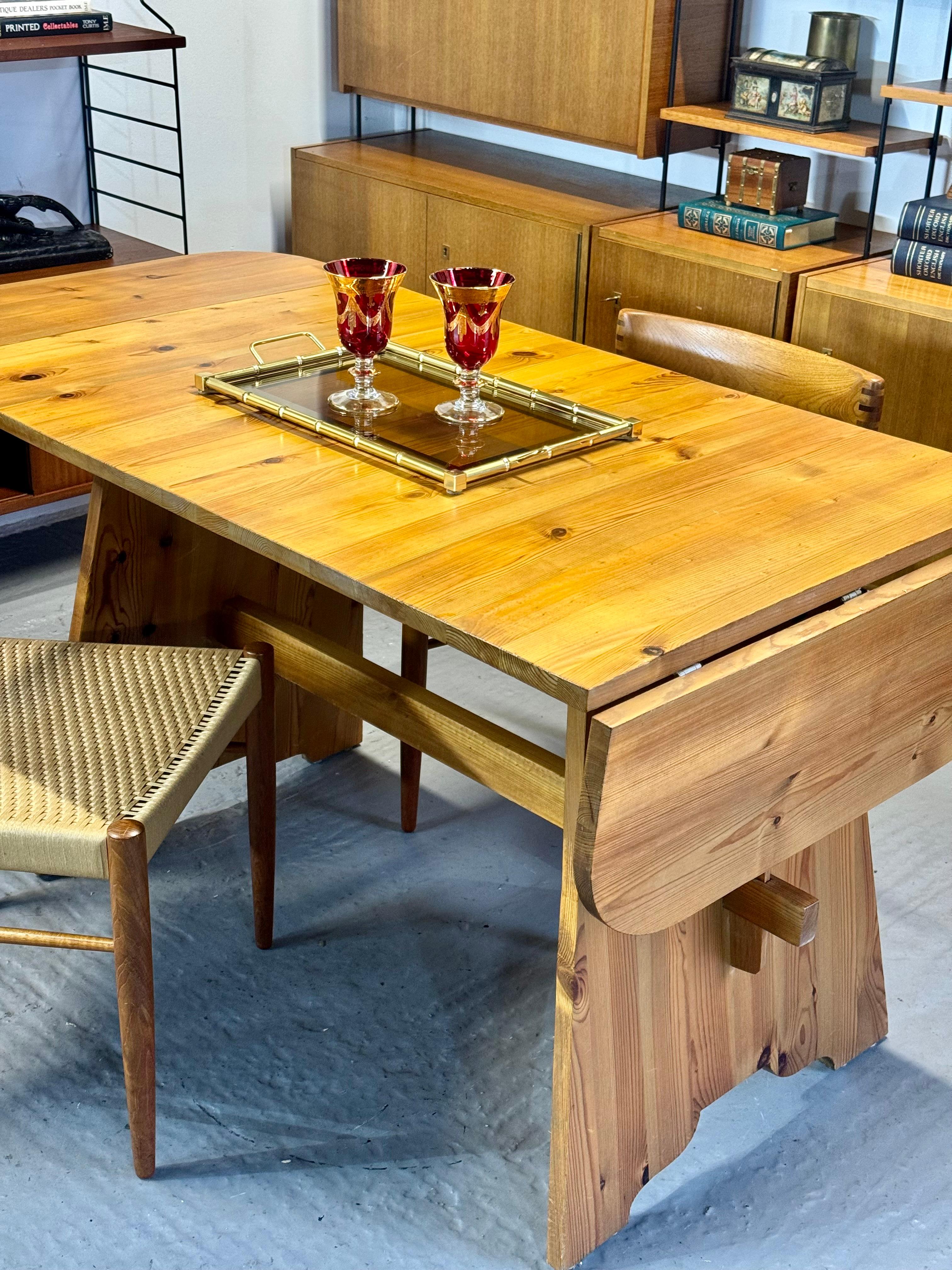 Göran Malmvall Style Swedish Mid-Century Modern Sculptural Pine Dining Table For Sale 13