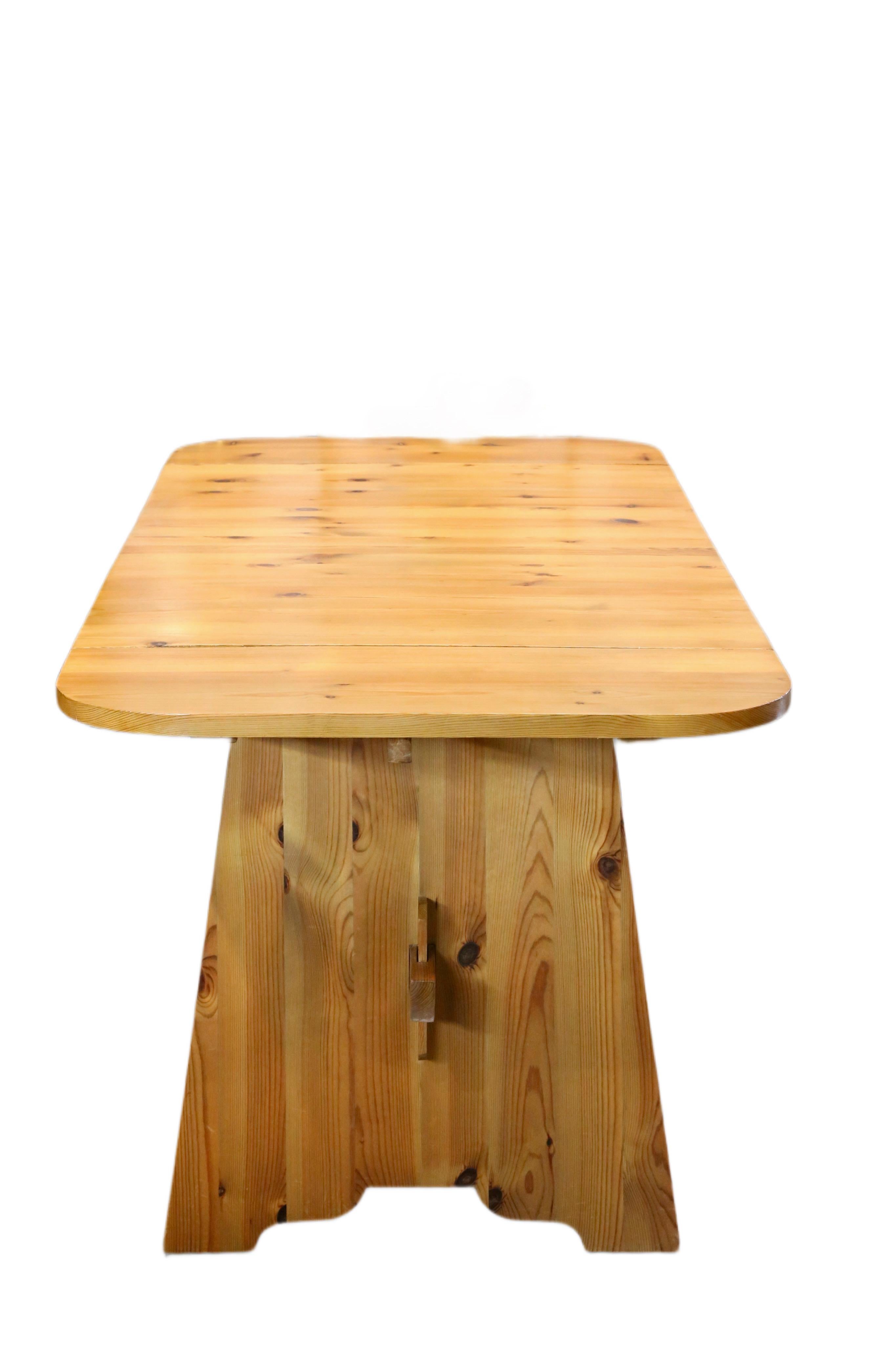 Göran Malmvall Style Swedish Mid-Century Modern Sculptural Pine Dining Table For Sale 1