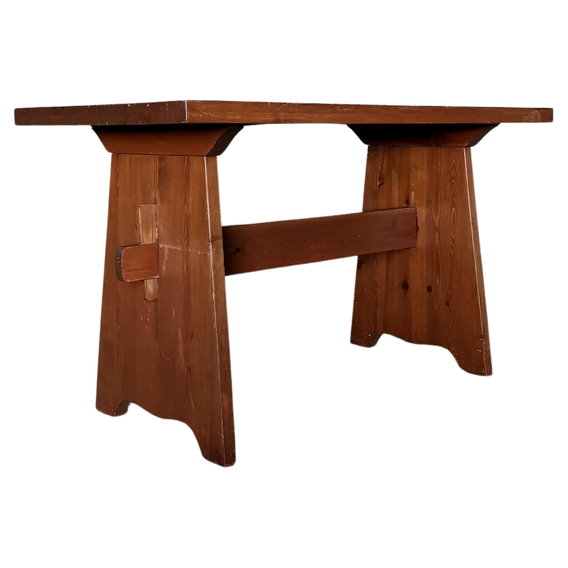 Göran Malmvall "Svensk Fur" Table de salle à manger en pin massif, Suède années 1940/50. en vente