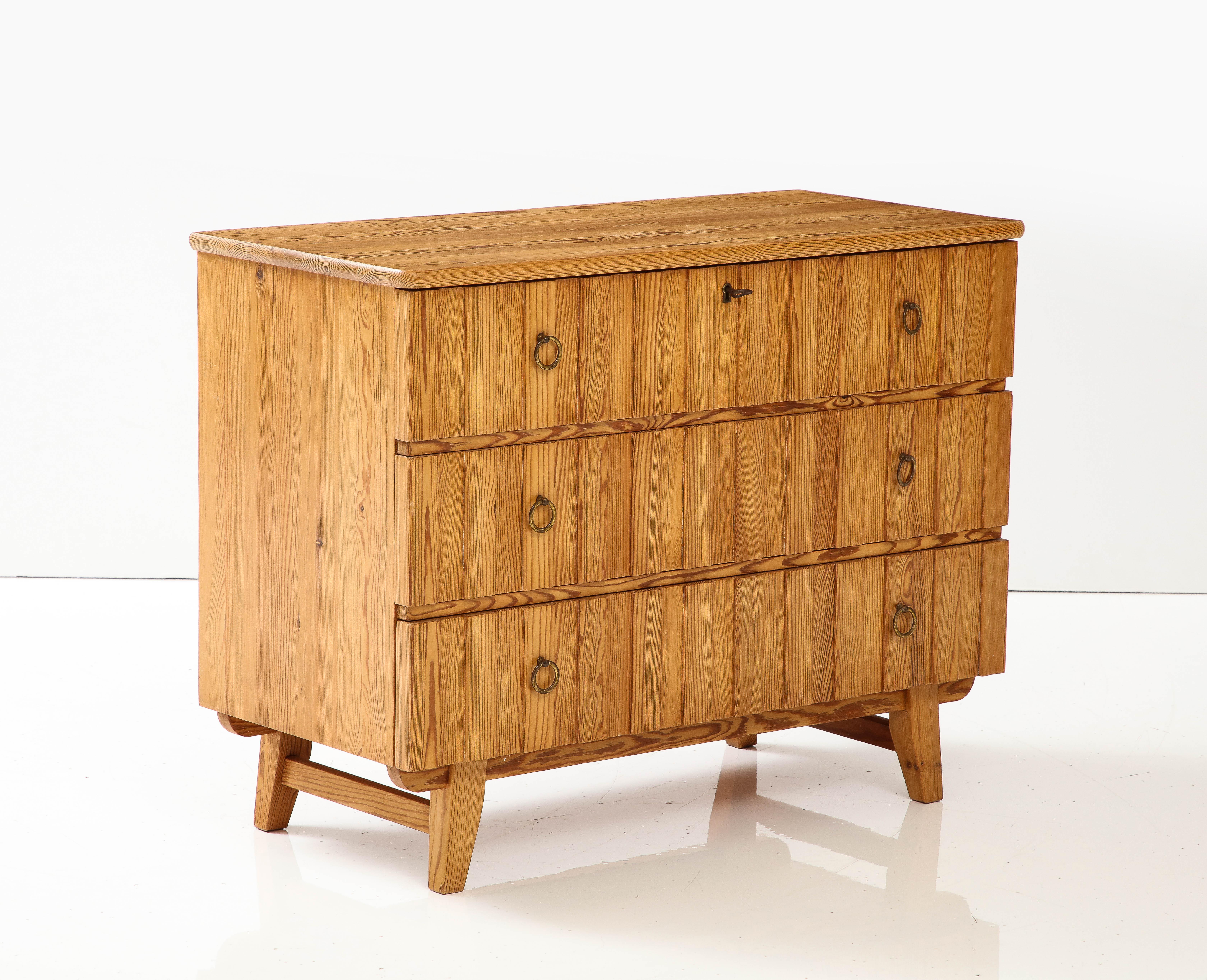 Goran Malmvall Swedish Fir Chest with Ring Handles, Sweden, 1940, signed For Sale 3