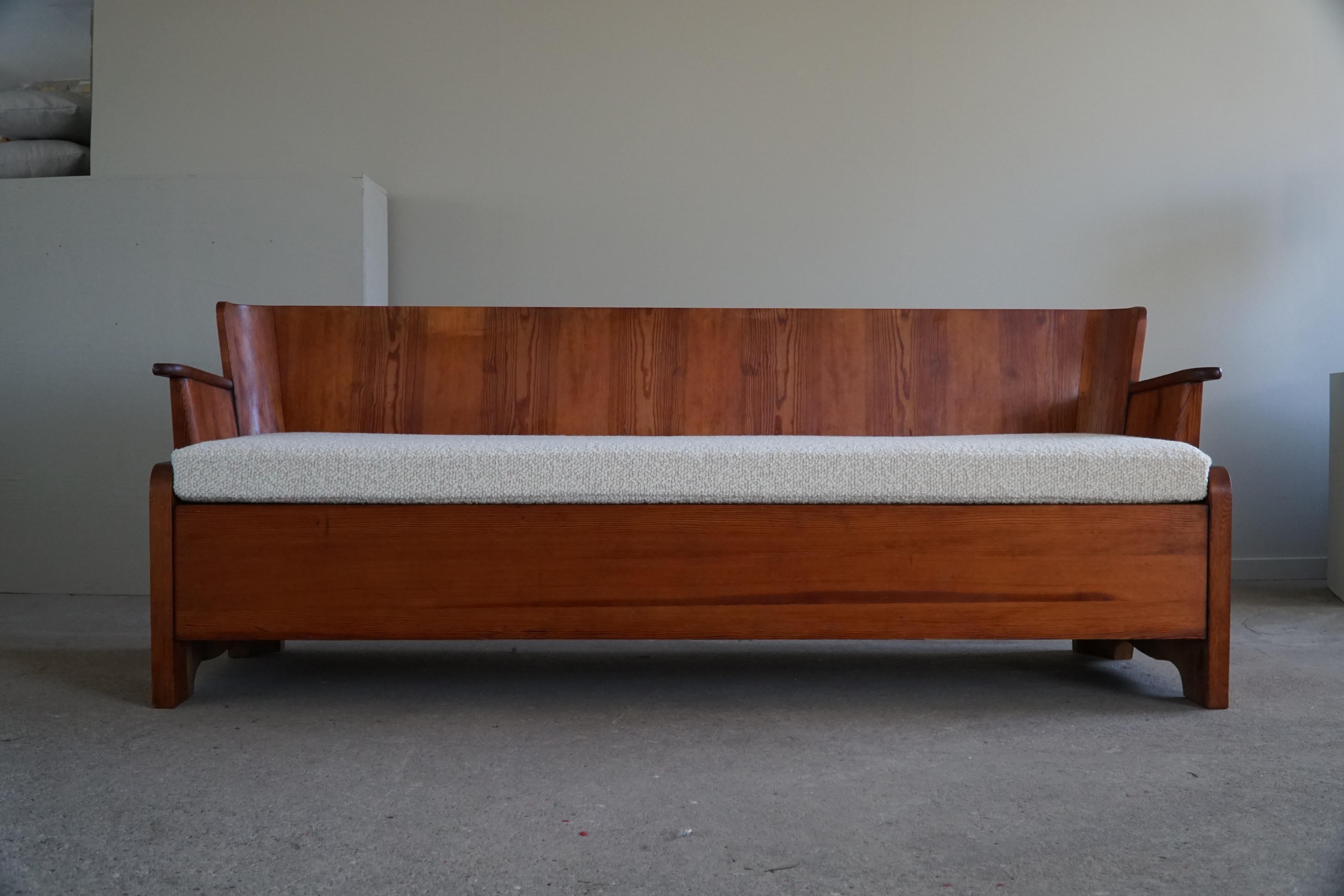 Göran Malmvall, Three Seater Sofa in Pine & Bouclé, Swedish Modern, 1940s For Sale 7