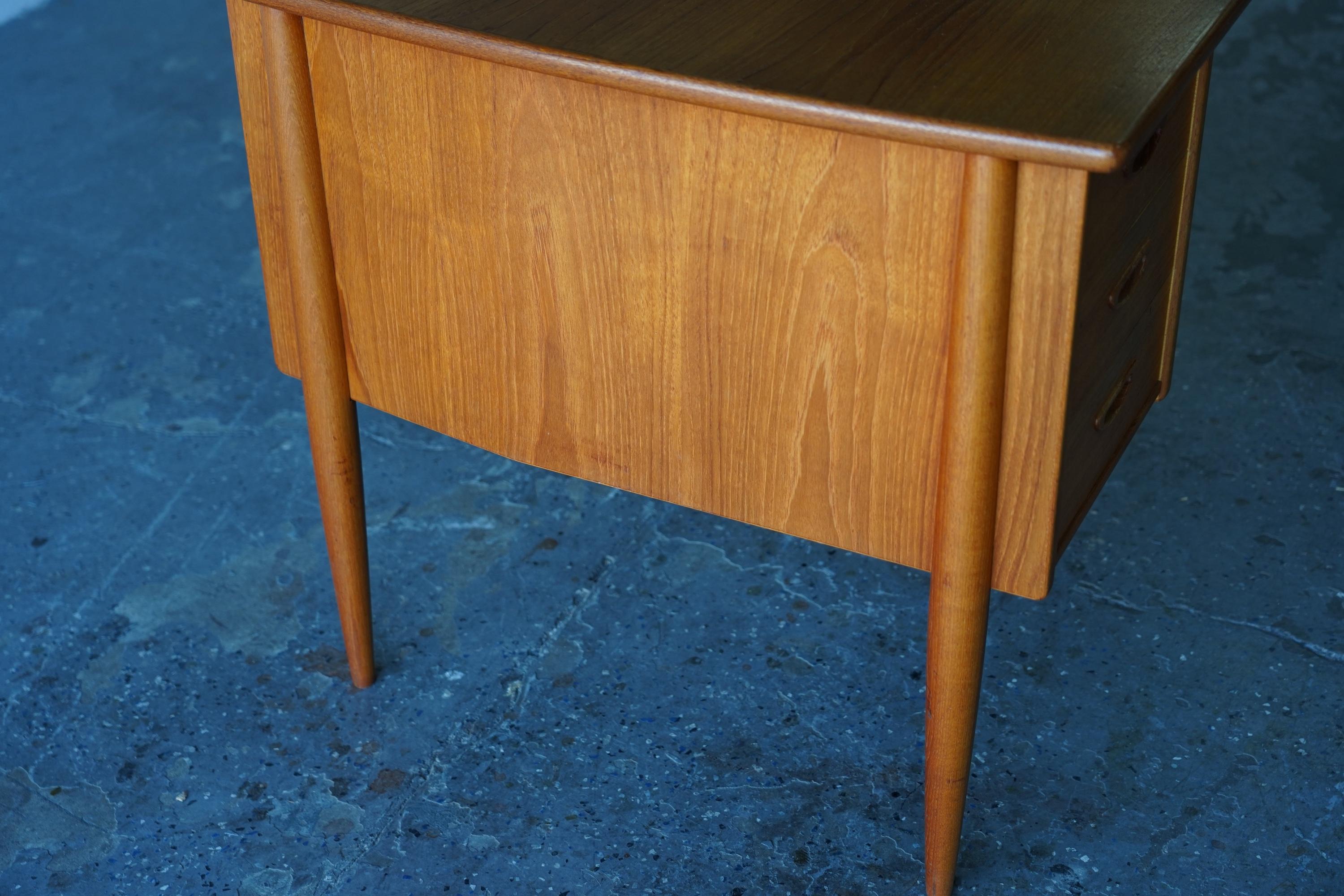 Göran Strand for Lelångs Möbelfabrik, Model A10 Danish Modern Swedish Desk For Sale 4