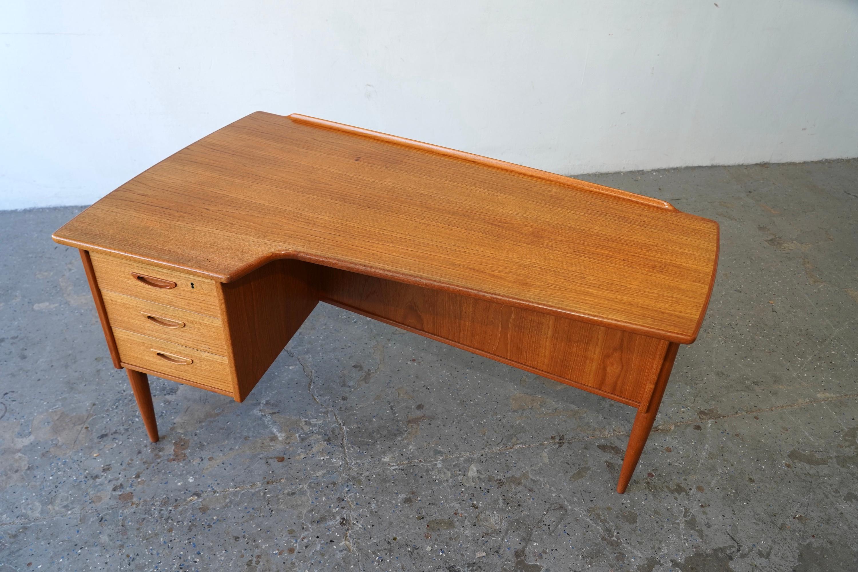 Mid-Century Modern Göran Strand for Lelångs Möbelfabrik, Model A10 Danish Modern Swedish Desk For Sale