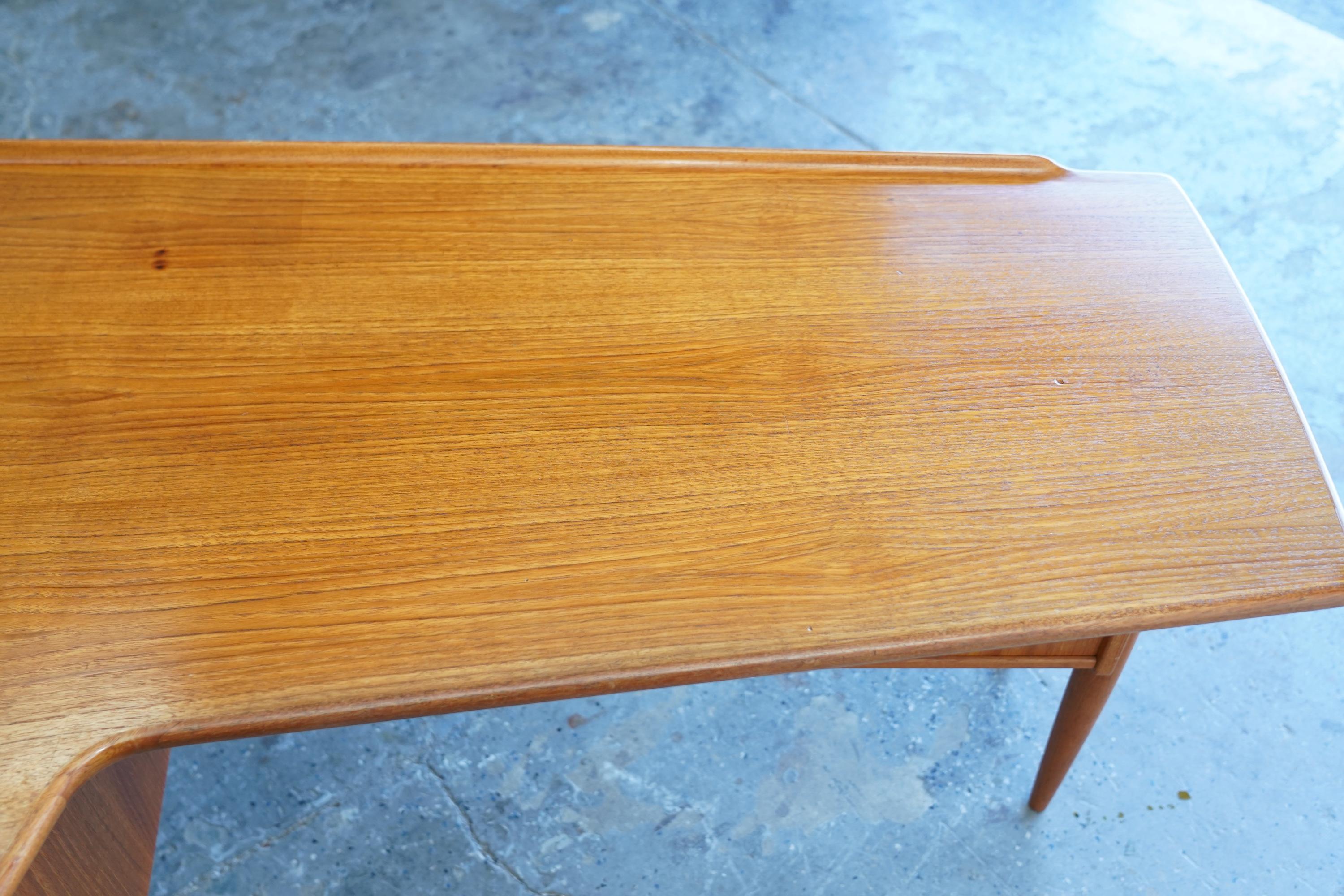 Göran Strand for Lelångs Möbelfabrik, Model A10 Danish Modern Swedish Desk For Sale 1