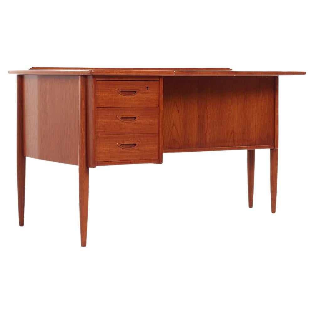 Göran Strand Mid Century Danish Teak Boomerang Desk For Sale at 1stDibs