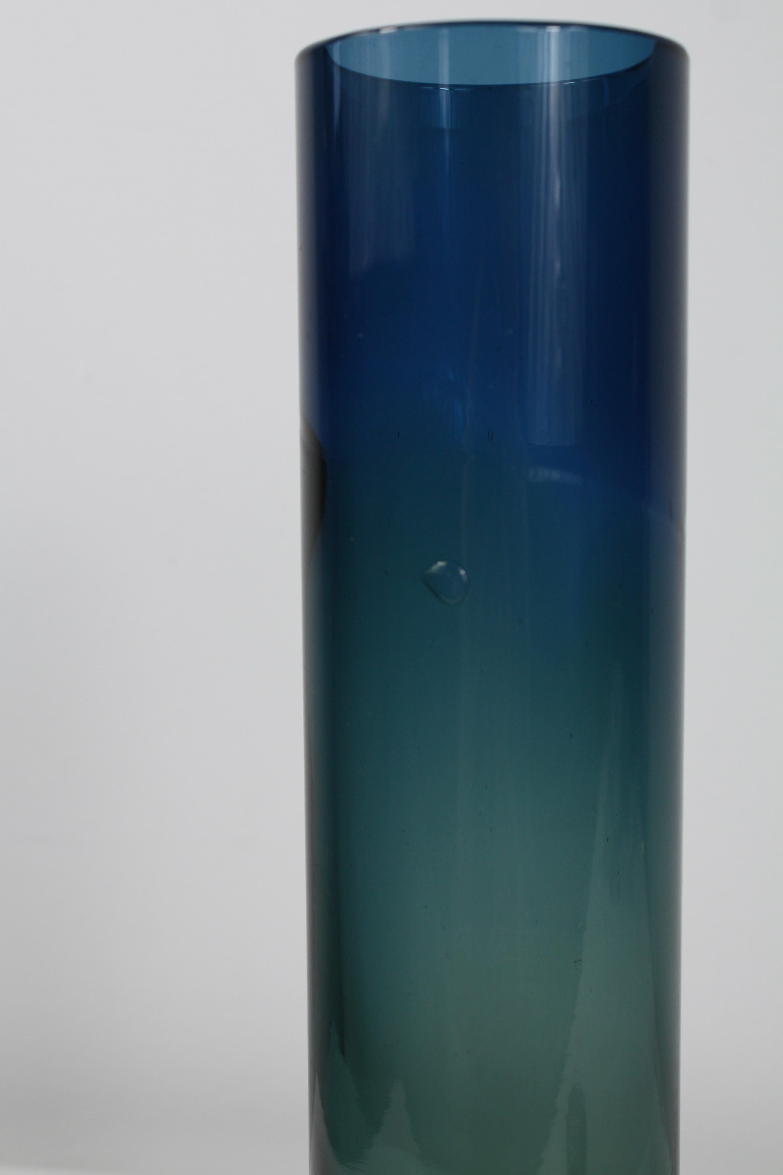 Svedese Göran Wärff Pukeberg Vaso Tropico colorato in vetro soffiato a bocca, Svezia, 1960 in vendita