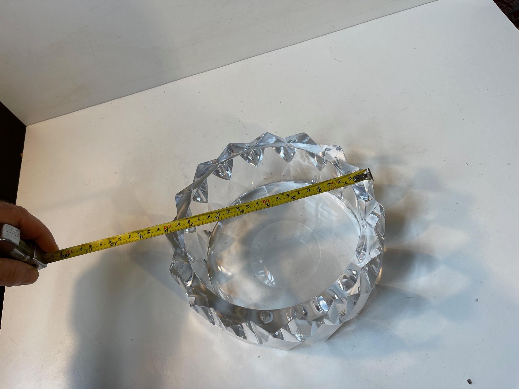 Göran Wärff Sculptural Multi-Faceted Bowl in Cut Crystal for Kosta Sweden For Sale 1