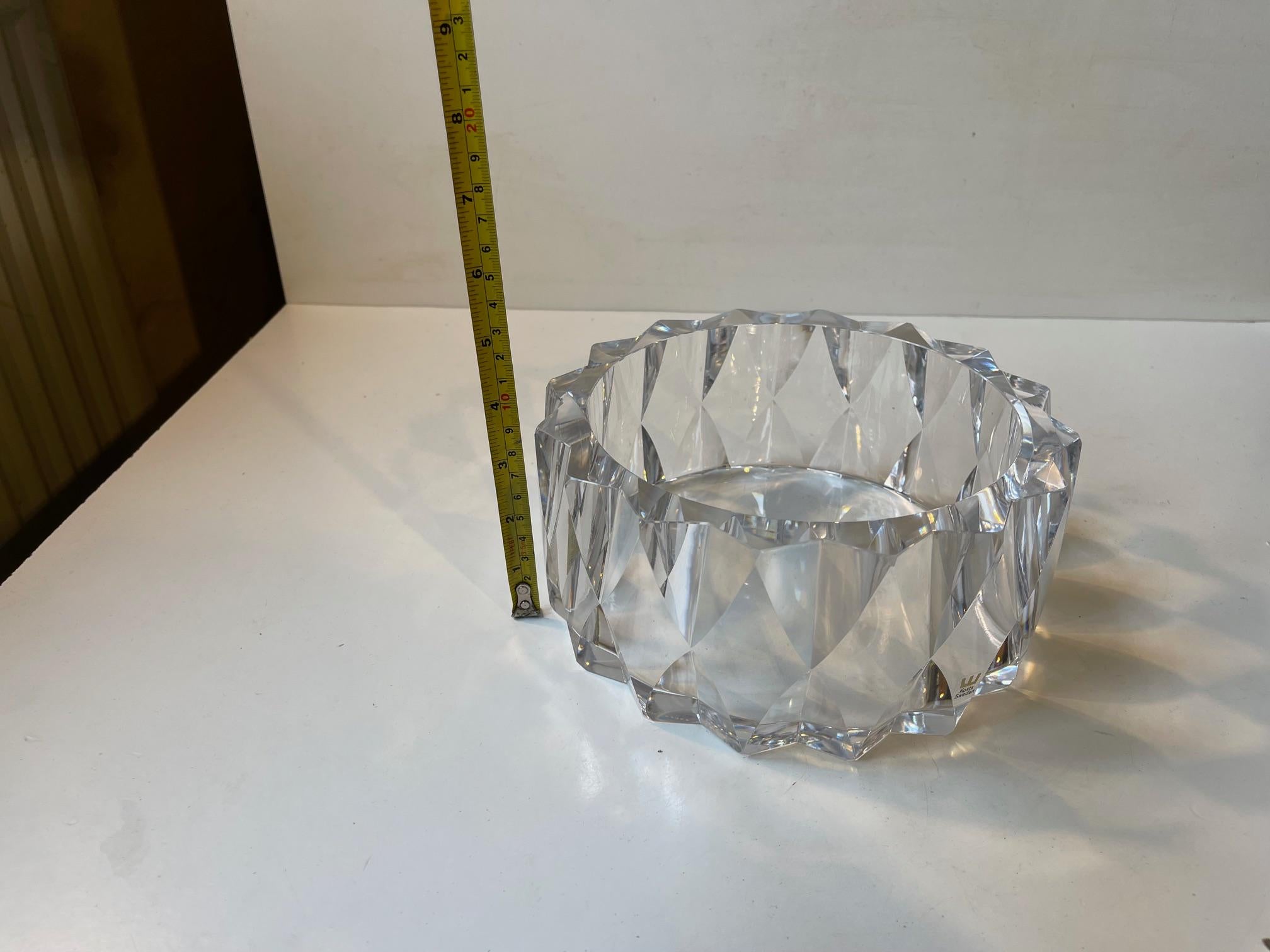 Göran Wärff Sculptural Multi-Faceted Bowl in Cut Crystal for Kosta Sweden For Sale 2