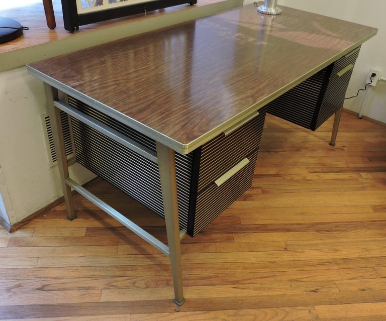 Gordon Bunshaft MidCentury Modern Italic Desk for General Fireproofing