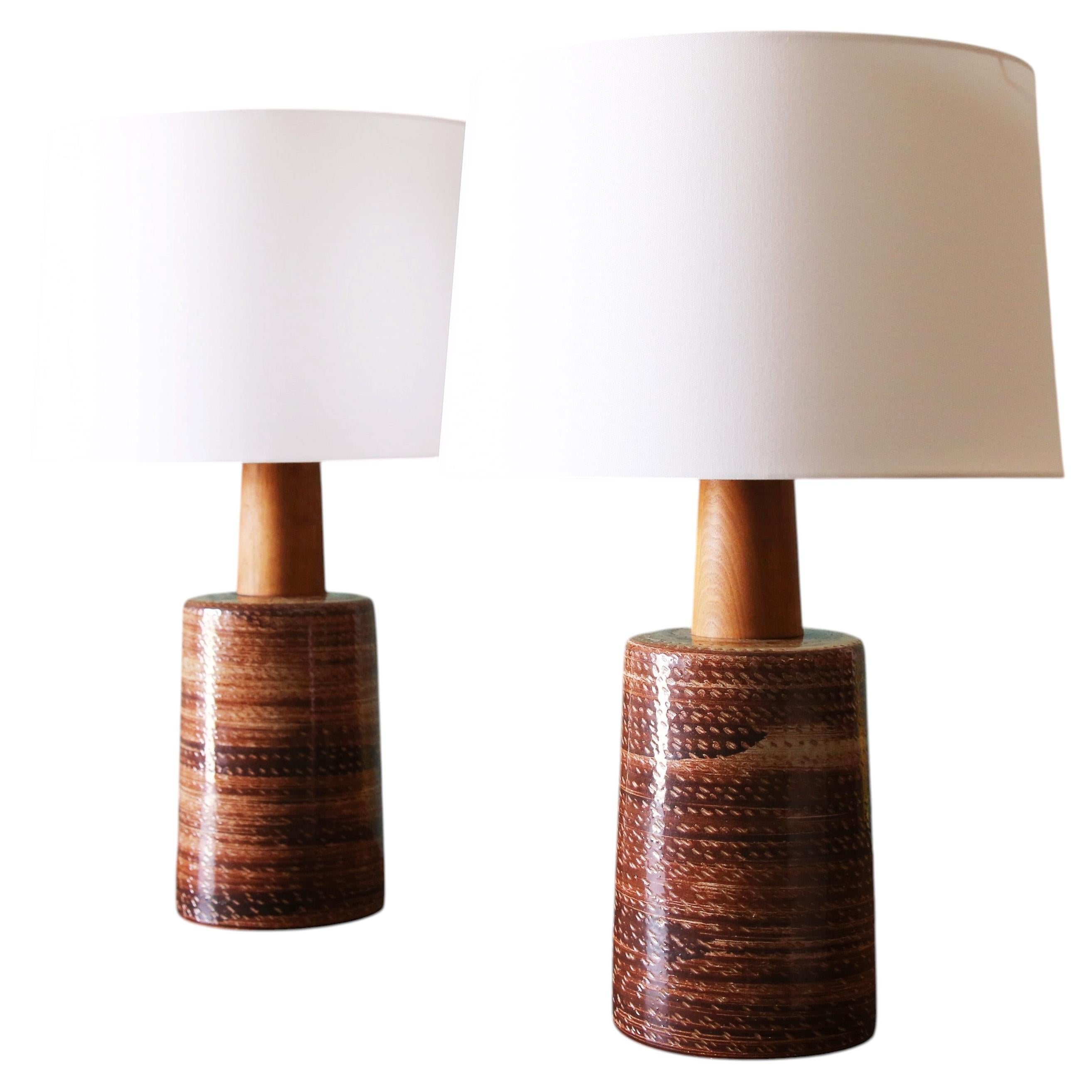 Gordon and Jane Martz 170 Lamp Pair for Marshall Studios Maroon Sgraffito Thick For Sale
