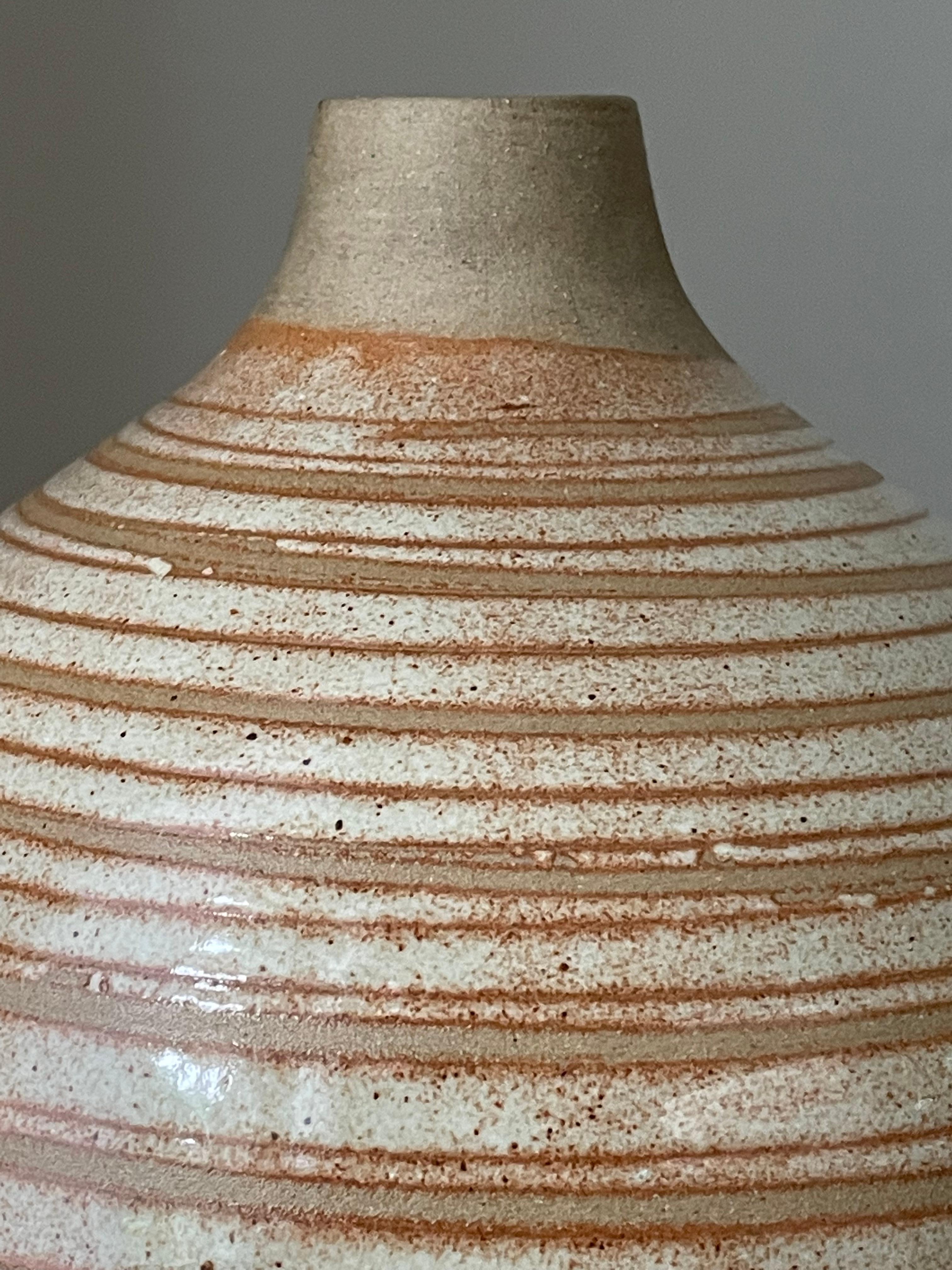 Gordon and Jane Martz Ceramic Vase, Marshall Studios, 1960s In Good Condition For Sale In St.Petersburg, FL